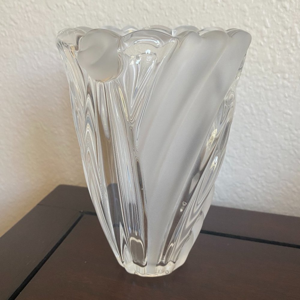 Vintage Mikasa Vase Frosted Swirl Pattern 6.5" Tall